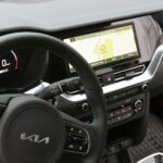 16.12.2021. Kielce. Przekazanie elektrycznych aut świętokrzyskim policjantom / Robert Felczak / Radio Kielce