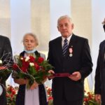 02.12.2021. Końskie. 19 par odebrało prezydencki Medal za Długoletnie Pożycie Małżeńskie. Na zdjęciu: Roman i Maria Struzikowie / Magdalena Galas-Klusek / Radio Kielce