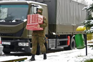 11.12.2021. Kielce. Terytorialsi jako wolontariusze / ppor. Daniel Woś / ŚBOT