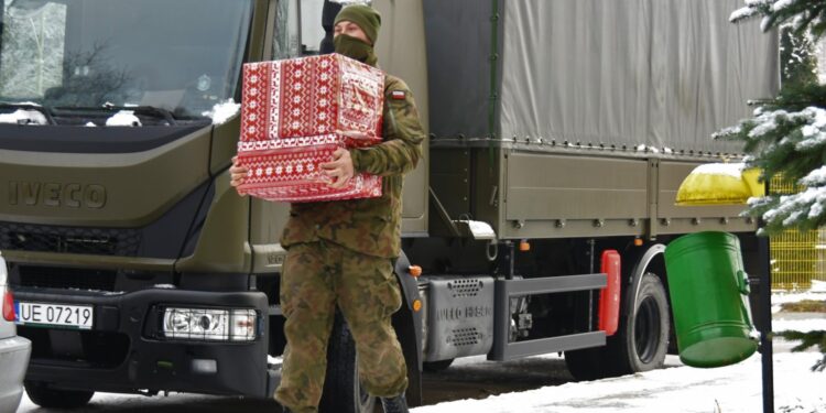 11.12.2021. Kielce. Terytorialsi jako wolontariusze / ppor. Daniel Woś / ŚBOT