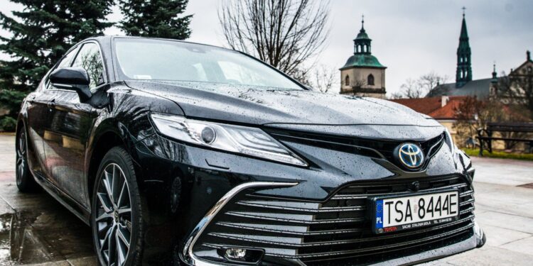 16.12.2021. Sandomierz. Na zdjęciu: Toyota camry - nowy, służbowy samochód urzędu miasta / UM Sandomierz