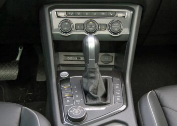 samochód, motoryzacja, auto / Robert Felczak / Radio Kielce