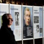 29.12.2021. Starachowice. Wystawa Instytutu Pamięci Narodowej o bł. Prymasie Tysiąclecia / Wiktor Taszłow / Radio Kielce