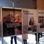 29.12.2021. Starachowice. Wystawa Instytutu Pamięci Narodowej o bł. Prymasie Tysiąclecia / Wiktor Taszłow / Radio Kielce