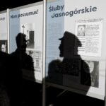 29.12.2021. Starachowice. Wystawa Instytutu Pamięci Narodowej o bł. Prymasie Tysiąclecia / Wiktor Taszłow / Radio Kielce