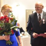 02.12.2021. Końskie. 19 par odebrało prezydencki Medal za Długoletnie Pożycie Małżeńskie. Na zdjęciu: Włodzimierz i Franciszka Wojciechowscy / Magdalena Galas-Klusek / Radio Kielce