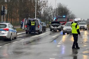 05.01.2022. Kielce. Wypadek na skrzyżowaniu ulicy Jagiellońskiej i Kołłątaja w Kielcach / Wiktor Taszłow / Radio Kielce