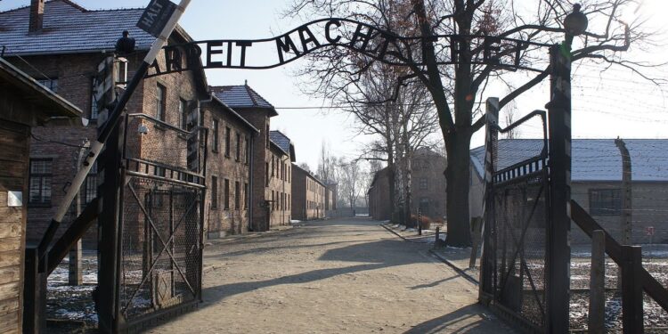 79 lat temu z niemieckiego obozu Auschwitz wyruszyły Marsze Śmierci