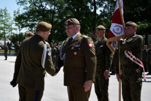 21.06.2021. Kielce. Uroczystość przekazania obowiązków na stanowisku dowódcy 10. Świętokrzyskiej Brygady Obrony Terytorialnej / ppor. Daniel Woś / ŚBOT