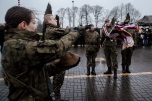 30.01.2022. Sandomierz. Przysięga i promocje na pierwszy stopień podoficerski żołnierzy 10 ŚBOT / Jacek Szydłowski / DWOT