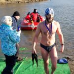 15.01.2022. Sandomierz. Zimowa przeprawa Wisły wpław / Anna Głąb / Radio Kielce