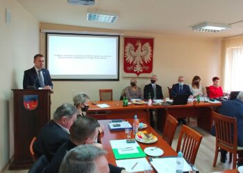 31.01.2022. Gnojno. Sesja Rady Gminy Gnojno. Na zdjęciu (po lewej): minister Michał Cieślak / Marcin Marszałek / Radio Kielce