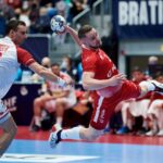 15.01.2022. Słowacja, Bratysława. Mistrzostwa Europy piłkarzy ręcznych: mecz Austria - Polska. Na zdjęciu: Michał Daszek / PAP/Adam Warżawa