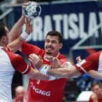 15.01.2022. Słowacja, Bratysława. Mistrzostwa Europy piłkarzy ręcznych: mecz Austria - Polska. Na zdjęciu: Szymon Sićko / PAP/Adam Warżawa