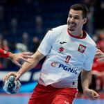 16.01.2022. Bratysława, Słowacja. Mistrzostwa Europy piłkarzy ręcznych: mecz Białoruś - Polska. Na zdjęciu: Szymon Sićko / PAP/Adam Warżawa