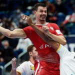 18.01.2022. Bratysława, Słowacja. Mistrzostwa Europy piłkarzy ręcznych. Mecz grupy D: Polska - Niemcy. Na zdjęciu: Szymon Sićko / PAP/Adam Warżawa