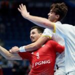 18.01.2022. Bratysława, Słowacja. Mistrzostwa Europy piłkarzy ręcznych. Mecz grupy D: Polska - Niemcy. Na zdjęciu: Szymon Sićko / PAP/Adam Warżawa