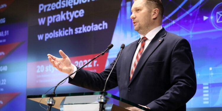 Na zdjęciu: Przemysław Czarnek - minister edukacji i nauki / PAP/Tomasz Gzell