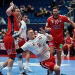 20.01.2022. Bratysława, Słowacja. Mistrzostwa Europy piłkarzy ręcznych. Faza zasadnicza. Mecz grupy II: Polska - Norwegia. Na zdjęciu: Dawid Dawydzik / PAP/Adam Warżawa