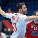 20.01.2022. Bratysława, Słowacja. Mistrzostwa Europy piłkarzy ręcznych. Faza zasadnicza. Mecz grupy II: Polska - Norwegia. Na zdjęciu: Arkadiusz Moryto / PAP/Adam Warżawa