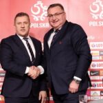 31.01.2022. Warszawa. Na zdjęciu (od lewej): Cezary Kulesza - prezes Polskiego Związku Piłki Nożnej i Czesław Michniewicz - nowy trener piłkarskiej reprezentacji Polski podczas konferencji prasowej na stadionie PGE Narodowym / PAP/Leszek Szymański