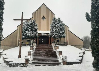 Kościół pod Wezwaniem Najświętszej Marii Panny Królowej Świata w Brzezinkach / Parafia Brzezinki/Facebook