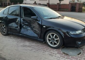 07.0-1.2022 Skarżysko-Kamienna. Zderzenie samochodów na skrzyżowaniu ul. Metalowców i Legionów / st. kpt. Jakub Miernk / KP PSP Skarżysko-Kamienna