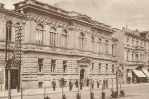 Lata 1930-35. Budynek banku / fotopolska.eu