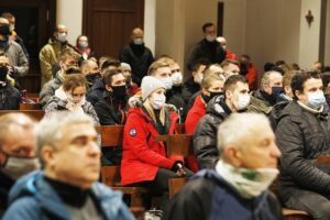 05.03.2021 Kielce. Nocna Droga Krzyżowa na Święty Krzyż. Msza w kościele Najświętszej Maryi Panny Matki Kościoła na Dąbrowie / Jarosław Kubalski / Radio Kielce