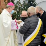 02.01.2022. Gorzyce. Diecezjalne spotkanie rodzin. Na zdjęciu (z lewej): Krzysztof Nitkiewicz - biskup sandomierski / ks. Grzegorz Słodkowski