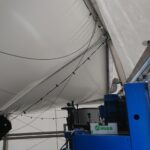 30.01.2021. Bałtów. Zawalona część dachu nad lodowiskiem / Anna Głąb / Radio Kielce