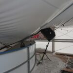 30.01.2021. Bałtów. Zawalona część dachu nad lodowiskiem / Anna Głąb / Radio Kielce