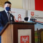 08.02.2021. Miechów. Podpisanie umowy z wykonawcą projektu i budowy odcinka drogi ekspresowej S7 prowadzącej od Krakowa do granicy z województwem świętokrzyskim. Na zdjęciu: Jacek Smółka - wicemarszałek województwa małopolskiego / Ewa Pociejowska-Gawęda / Radio Kielce