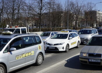 Protest taksówkarzy / Kamil Król / Radio Kielce