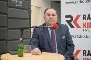 30.01.2022. Studio Polityczne Radia Kielce. Na zdjęciu: Marek Kwitek - Prawo i Sprawiedliwość / Sebastian Kalwat / Radio Kielce