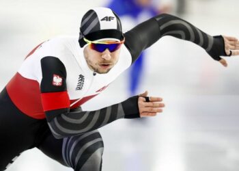 07.01.2022. Holandia, Heerenveen. Piotr Michalski podczas biegu na 1000 m mężczyzn w dniu otwarcia Mistrzostw Europy w Łyżwiarstwie Szybkim / PAP/EPA/VINCENT JANNINK