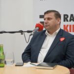 30.01.2022. Studio Polityczne Radia Kielce. Na zdjęciu: Michał Skotnicki - Polskie Stronnictwa Ludowe / Sebastian Kalwat / Radio Kielce