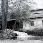 Maleniec. Niszczejący budynek gwoździarni od strony południowej (1970 r.) / Politechnika Śląska w Katowicach