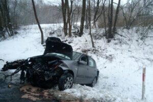 21.01.2022. Dębniak. Wypadek / KW PSP Kielce