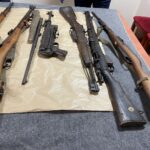 27.01.2022. Skarżysko. Kolekcja broni w Muzeum im. Orła Białego / Anna Głąb / Radio Kielce