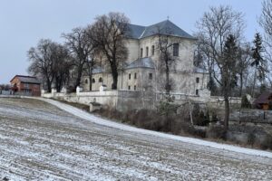 21.01.2022. Młodzawy. Kościół św. Ducha i Matki Boskiej Bolesnej / Jarosław Kubalski / Radio Kielce