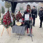 11.01.2022. Starachowice. Pogrzeb byłego prezydenta miasta Zenona Krzeszowskiego. Na zdjęciu: Aneta Dobroch - świecki mistrz ceremonii pogrzebowej  / Anna Głąb / Radio Kielce