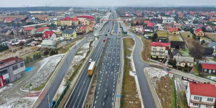 26.01.2022. Bilcza. Droga krajowa nr 73 / Jarosław Kubalski / Radio Kielce