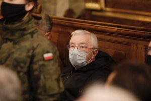 13.12.2021. Kielce. Bazylika katedralna. Msza święta w intencji ofiar stanu wojennego. Na zdjęciu: Krzysztof Lipiec - prezes świętokrzyskich struktur PiS / Jarosław Kubalski / Radio Kielce