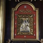 21.01.2022. Młodzawy. Wizerunek Matki Bożej Bolesnej w ołtarzu głównym kościoła św. Ducha i Matki Boskiej Bolesnej / Jarosław Kubalski / Radio Kielce