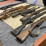 27.01.2022. Skarżysko. Kolekcja broni w Muzeum im. Orła Białego / Anna Głąb / Radio Kielce