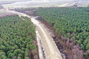 31.01.2022. Budowa linii kolejowej nr 582 Czarnca - Włoszczowa Północna / Jarosław Kubalski / Radio Kielce