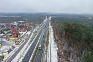 26.01.2022. Bilcza. Droga krajowa nr 73 / Jarosław Kubalski / Radio Kielce