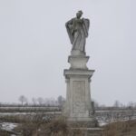 21.01.2022. Młodzawy. Figury przydrożne z 1735 roku / Jarosław Kubalski / Radio Kielce