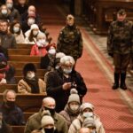 13.12.2021. Kielce. Bazylika katedralna. Msza święta w intencji ofiar stanu wojennego / Jarosław Kubalski / Radio Kielce